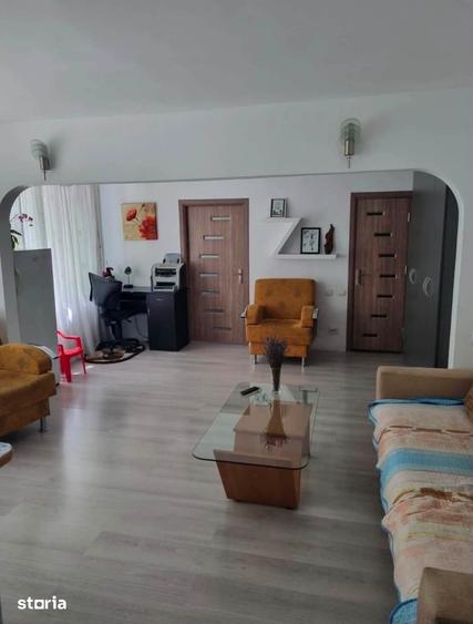 Apartament cu 2 camere semidecomandat în Calea București