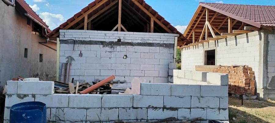 Casă cu 2 camere cu Teren 72 Mp în Obreja