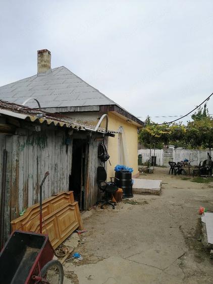 Casă cu 4 camere cu Teren 672 Mp în Nicolae Bălcescu
