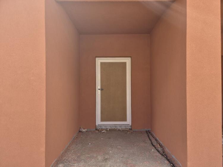 Duplex cu 5 camere cu Canalizare în Giroc