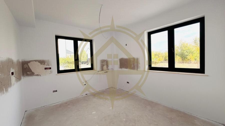 Casă cu 6 camere cu Teren 400 Mp în Corbeanca
