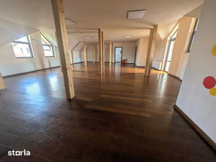 Casă cu 5 camere cu Teren 100 Mp în Drumul Taberei