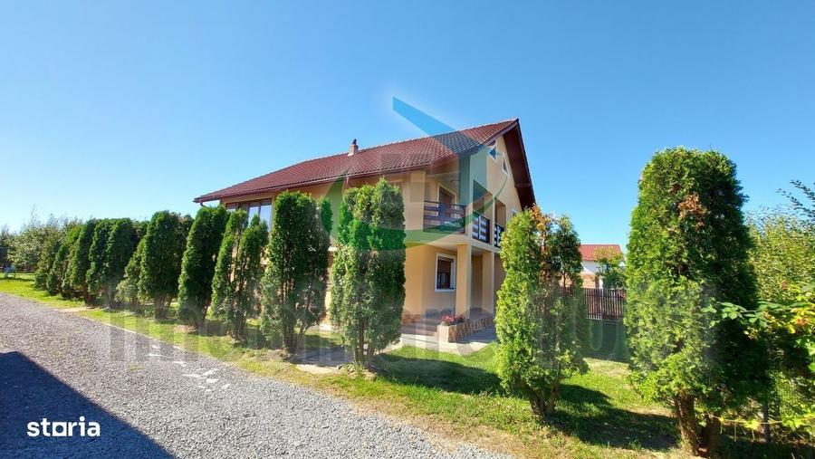 Casă cu 4 camere cu Teren 1061 Mp în Săcălășeni