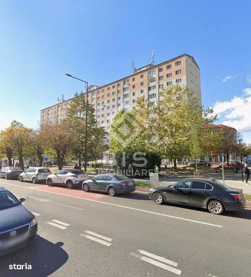 Apartament cu 4 camere decomandat în Central