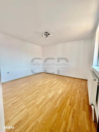 Casă cu 5 camere cu Teren 240 Mp în Apărătorii Patriei