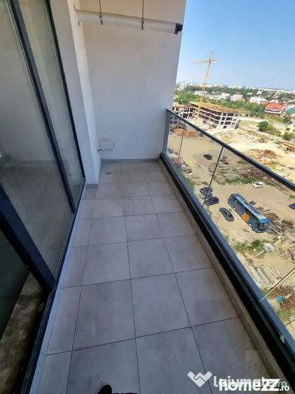 Apartament cu 3 camere decomandat în Energia
