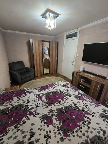 Apartament cu 3 camere decomandat în Găvana