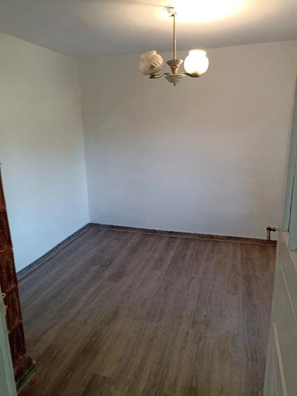 Casă cu 3 camere cu Teren 1877 Mp în Movila