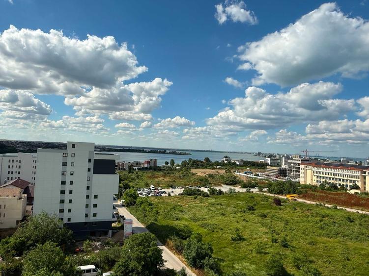 Apartament cu 2 camere semidecomandat, mobilat în City Park Mall