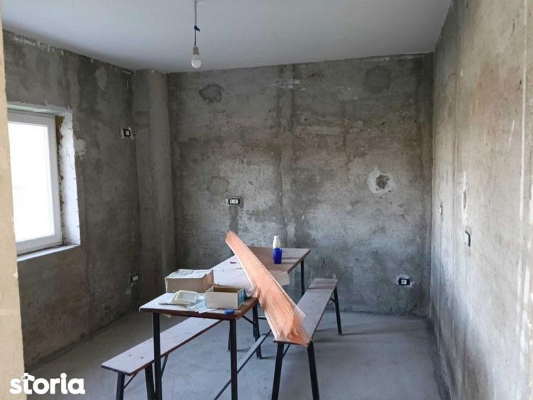 Casă cu 5 camere cu Teren 800 Mp în Remetea Mare
