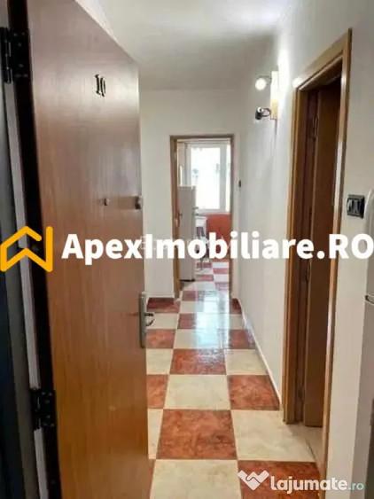 Apartament cu 2 camere decomandat, mobilat în Central