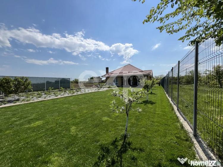 Casă cu 4 camere cu Teren 1000 Mp în Grădiștea