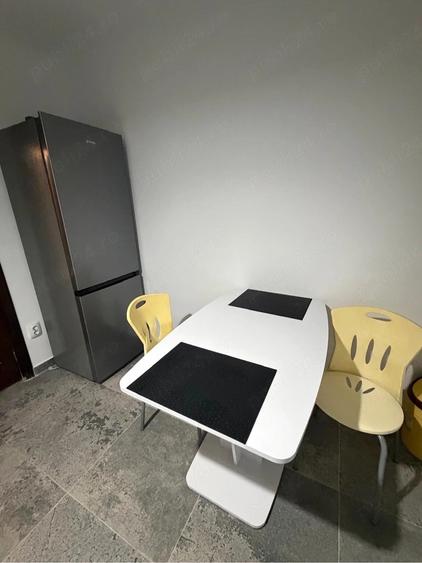 Apartament cu 2 camere semidecomandat în Podu Roș