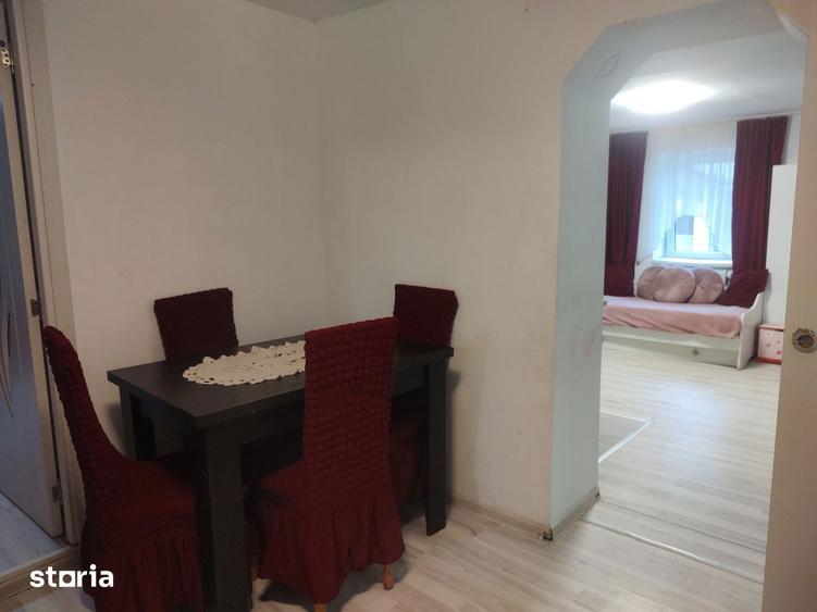 Casă cu 4 camere cu Canalizare în Central