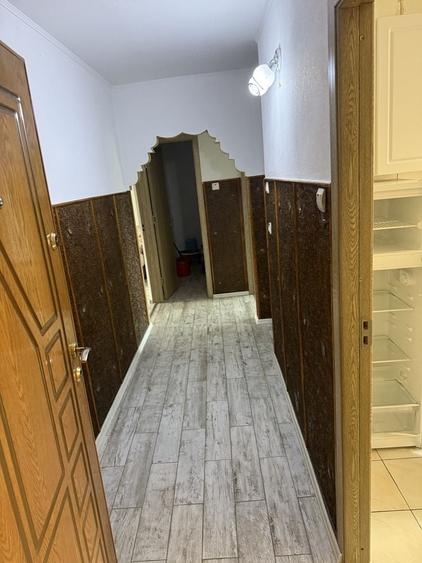 Apartament cu 2 camere nedecomandat în Calea București