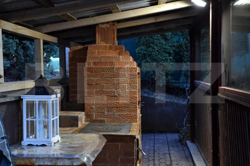 Casă individuală cu 7 camere cu Piscina în Cornești