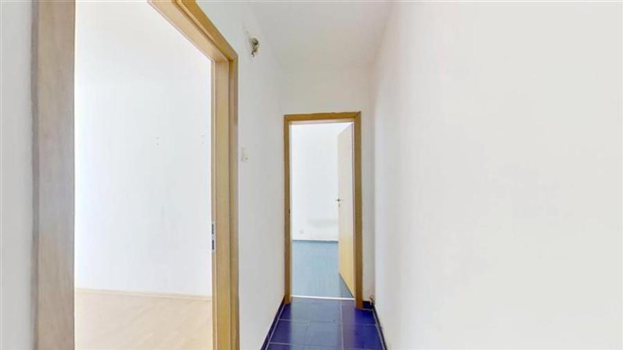 Apartament cu 3 camere decomandat în Exterior Est