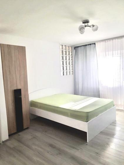 Garsonieră decomandată în Tei