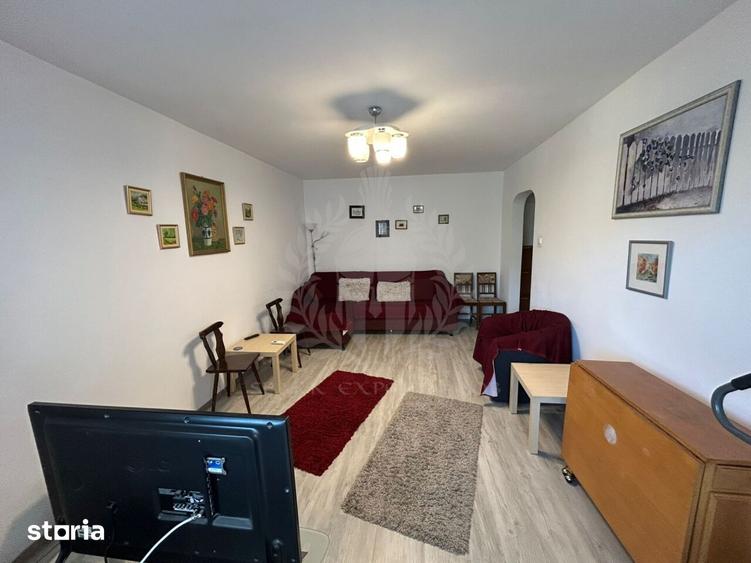 Apartament cu 4 camere decomandat, mobilat în Malu Roșu