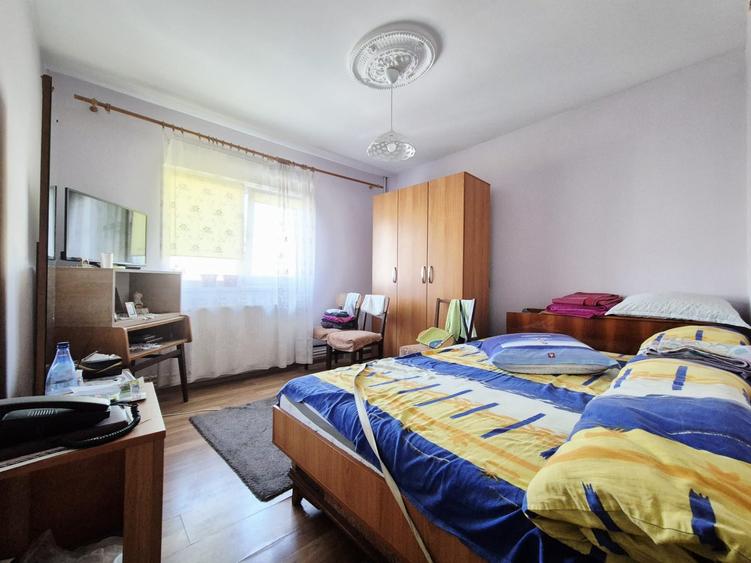 Apartament cu 2 camere decomandat în Far