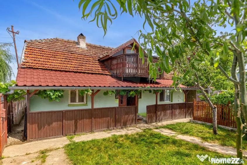Casă cu 4 camere cu Teren 2422 Mp în Șiria