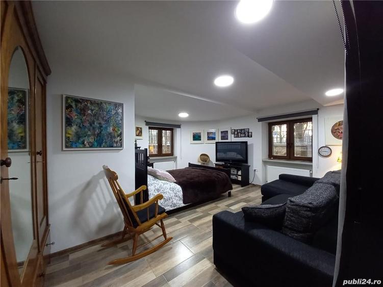 Apartament cu 3 camere decomandat în Central