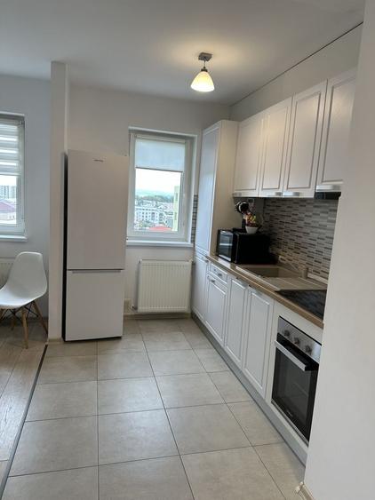 Apartament cu 2 camere nedecomandat în Tractorul