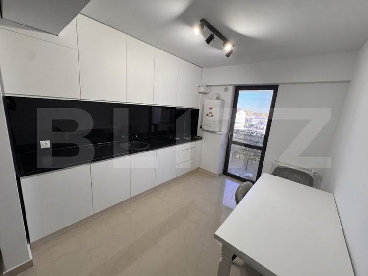 Apartament cu 3 camere decomandat, mobilat în Exterior Est