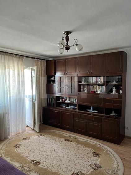 Apartament cu 3 camere semidecomandat, mobilat în Vatra Dornei