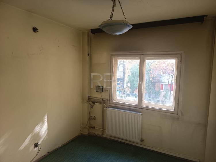 Apartament cu 3 camere decomandat în Rahova