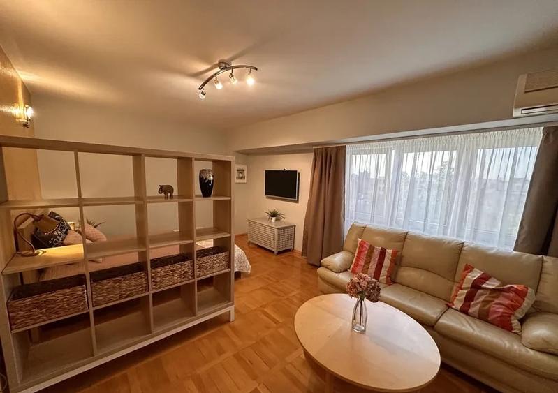 Garsonieră decomandată, mobilată în Unirii