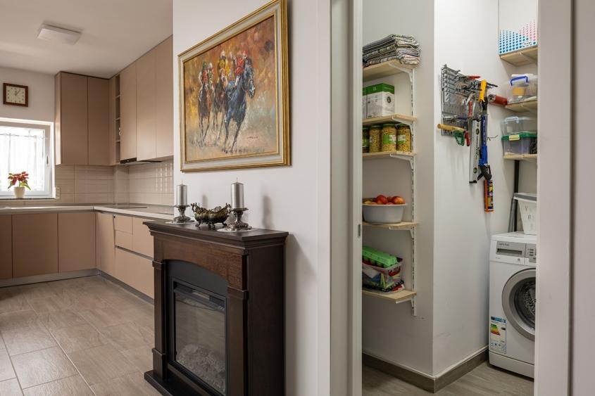 Apartament cu 3 camere decomandat, mobilat în Tractorul