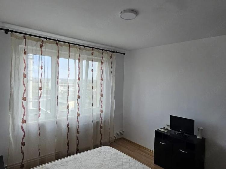 Apartament cu 5 camere decomandat în Iancului