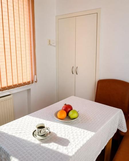 Apartament cu 2 camere decomandat, mobilat în 13 Decembrie