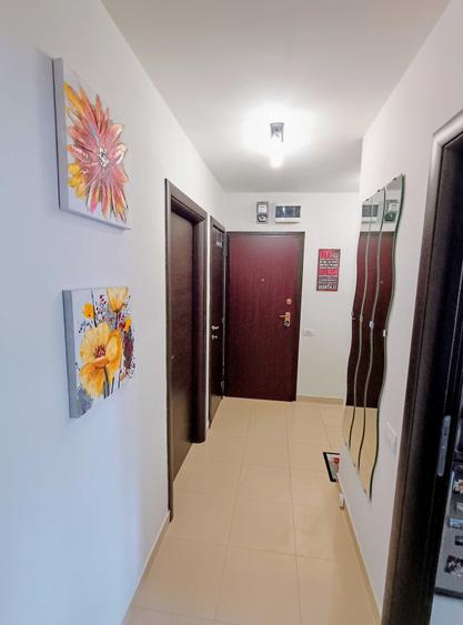 Apartament cu 3 camere decomandat în Runcu