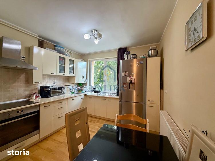 Apartament cu 2 camere decomandat în Republicii