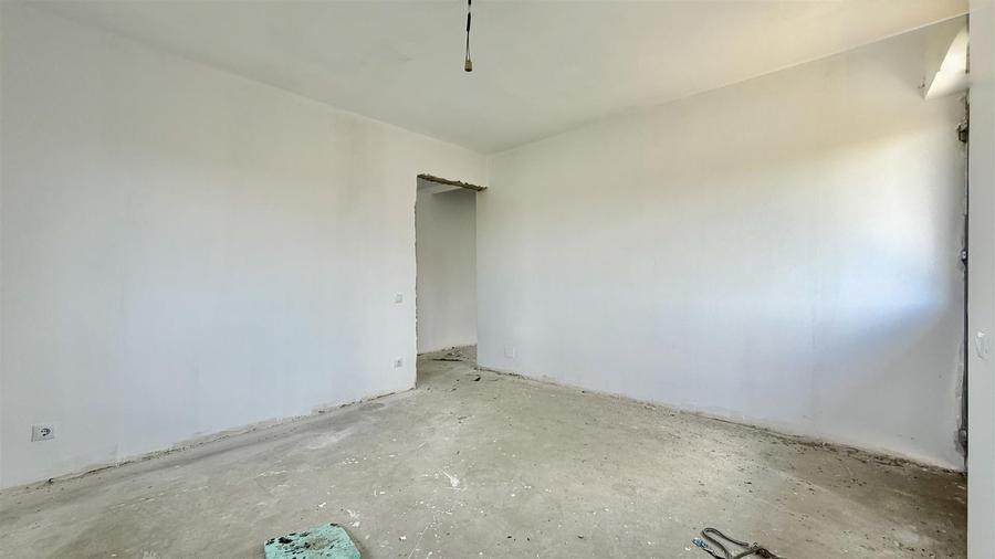 Casă cu 4 camere cu Teren 450 Mp în Aroneanu