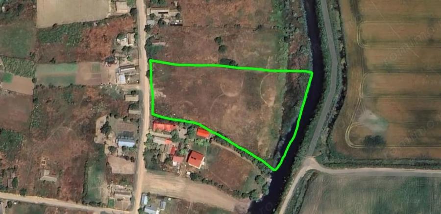 Teren de 10800 mp, în Dunavățu de Sus
