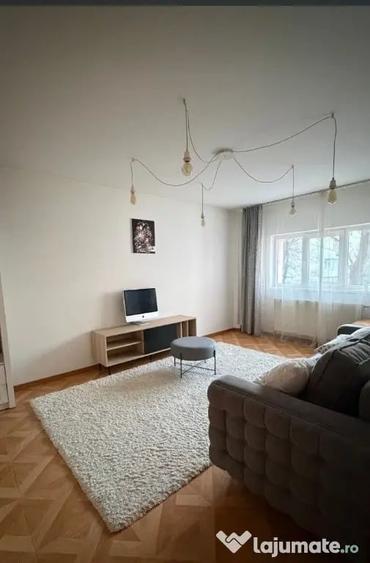 Apartament cu 3 camere decomandat în Obcini