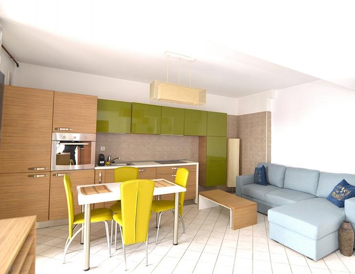 Apartament cu 2 camere semidecomandat, mobilat în Decebal