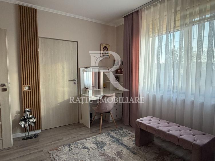 Casă individuală cu 9 camere cu Piscina în Cordău