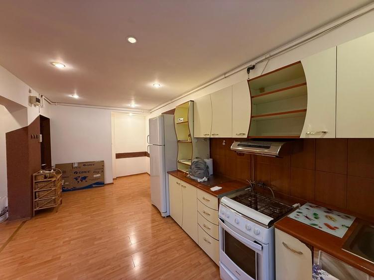 Apartament cu 3 camere decomandat în Mihai Eminescu
