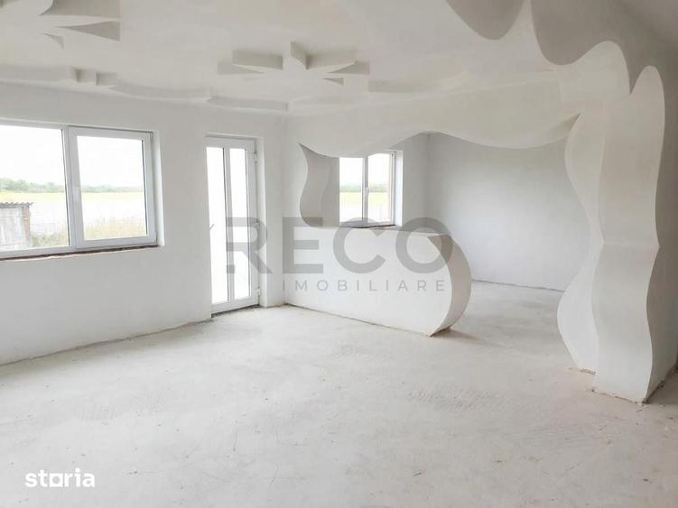 Casă cu 5 camere cu Teren 900 Mp în Tileagd