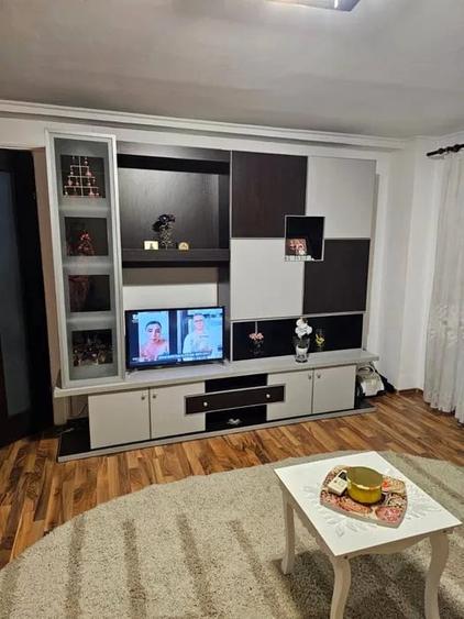 Apartament cu 2 camere decomandat, mobilat în Vitan