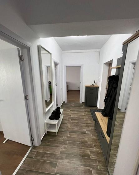 Apartament cu 2 camere decomandat în Titan