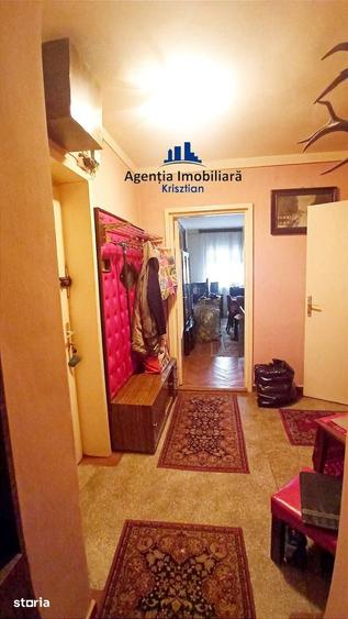 Apartament cu 4 camere decomandat în Burdea