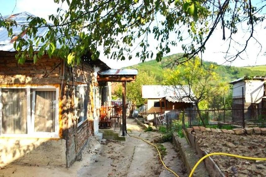 Casă individuală cu 2 camere cu Teren 370 Mp în Exterior Nord