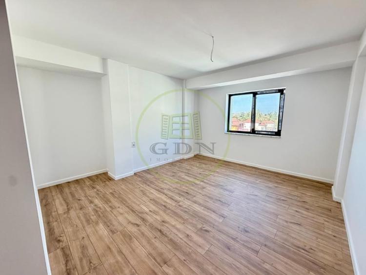 Apartament cu 3 camere decomandat în 1 Mai