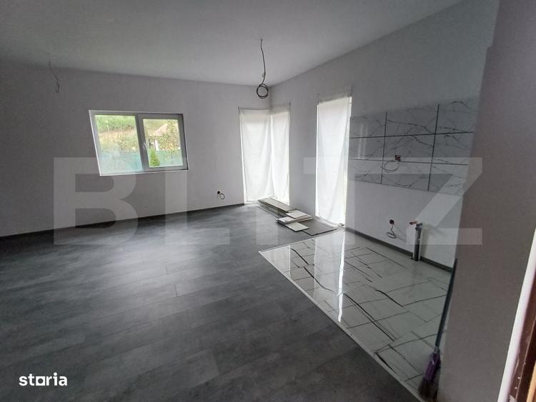 Casă cu 3 camere în Ceuaș