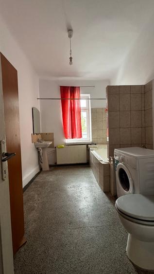Apartament cu 3 camere decomandat în Ștefan cel Mare